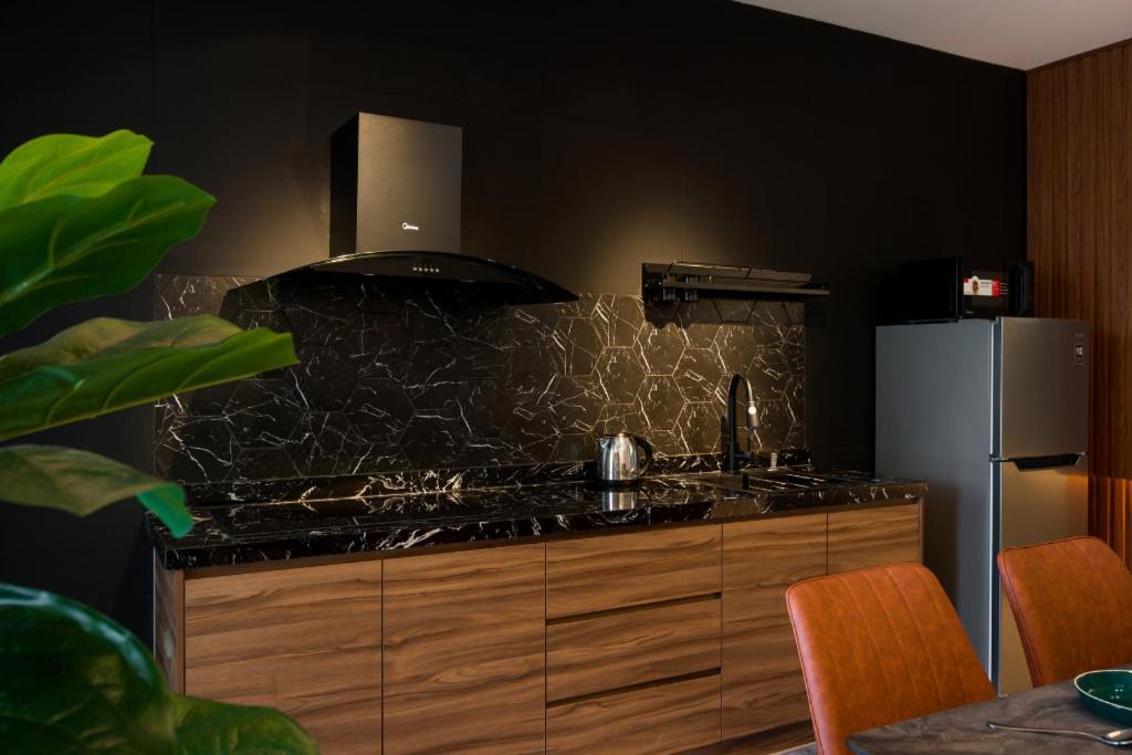 Nowhere 2Br & 2Bath Apartment With Balcony @ Reizz Residences Kuala Lumpur Exterior foto
