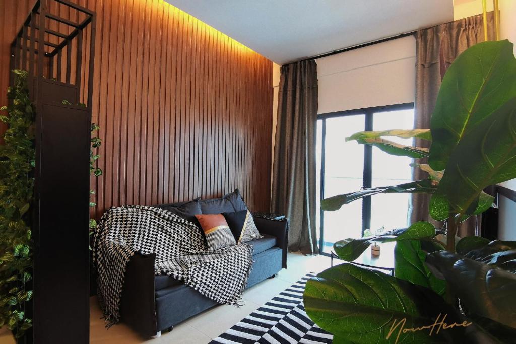 Nowhere 2Br & 2Bath Apartment With Balcony @ Reizz Residences Kuala Lumpur Exterior foto
