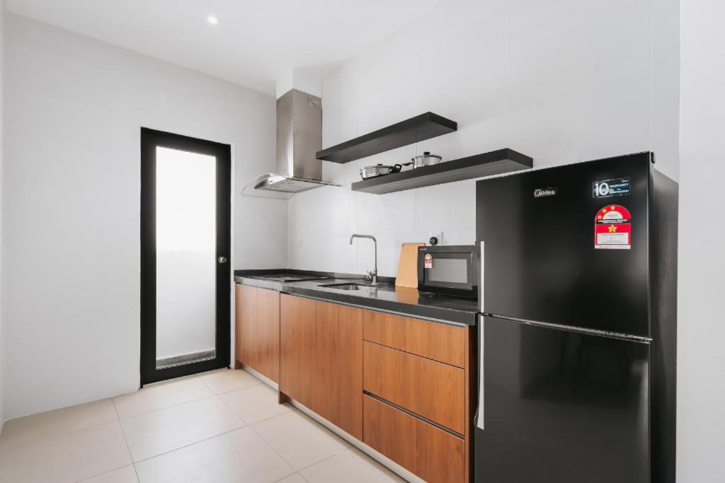 Nowhere 2Br & 2Bath Apartment With Balcony @ Reizz Residences Kuala Lumpur Exterior foto