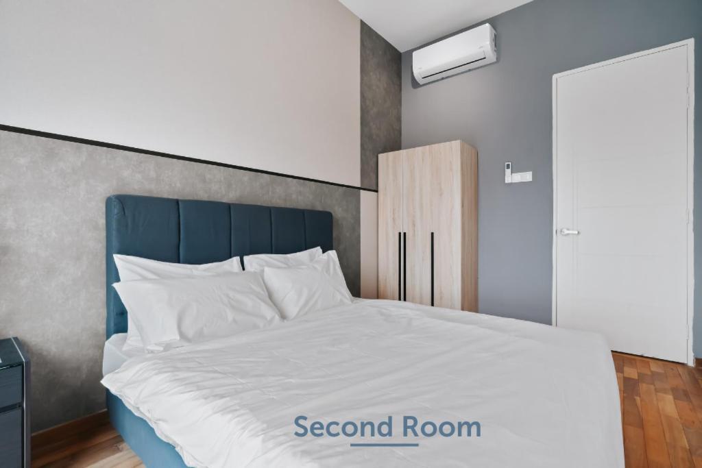 Nowhere 2Br & 2Bath Apartment With Balcony @ Reizz Residences Kuala Lumpur Exterior foto